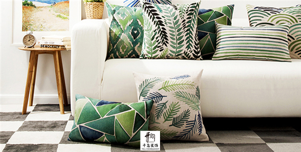 抱枕，點(diǎn)綴沙發(fā)時(shí)尚格調(diào)