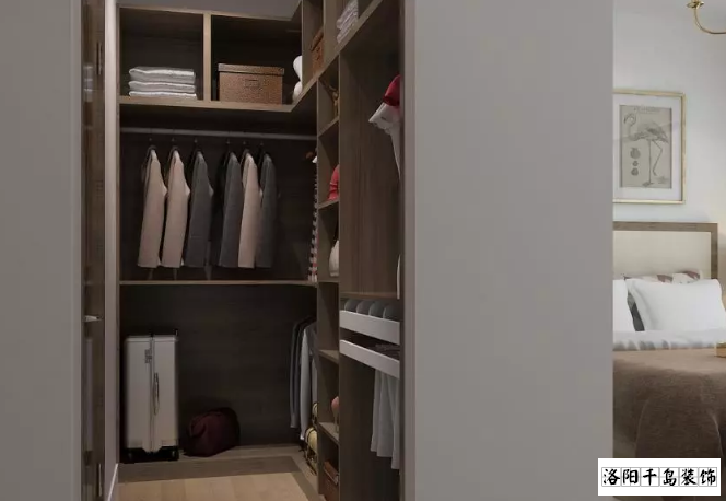 U型衣帽間太實用，再小臥室都能做